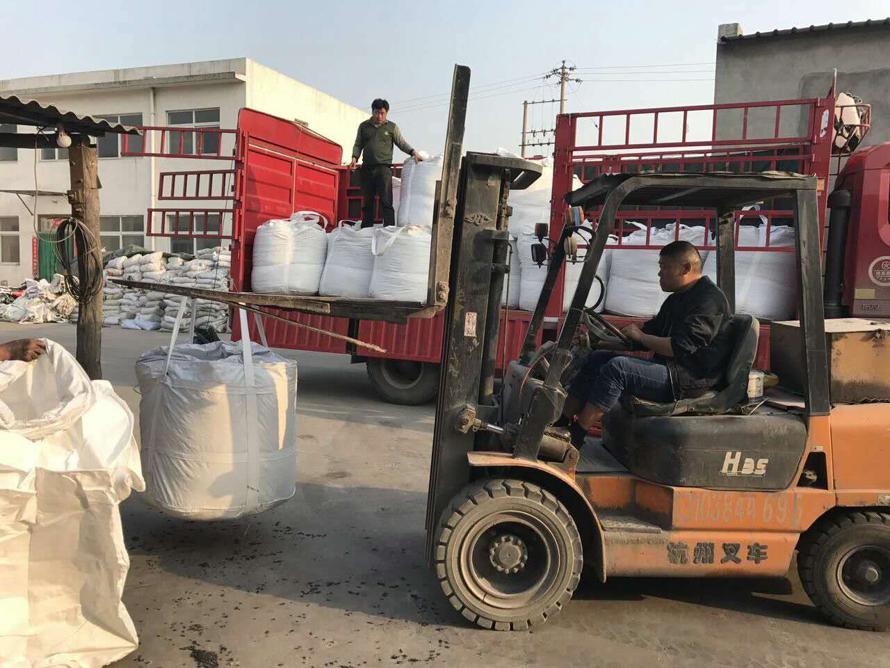 白剛玉應(yīng)客戶(hù)需要噸包發(fā)貨