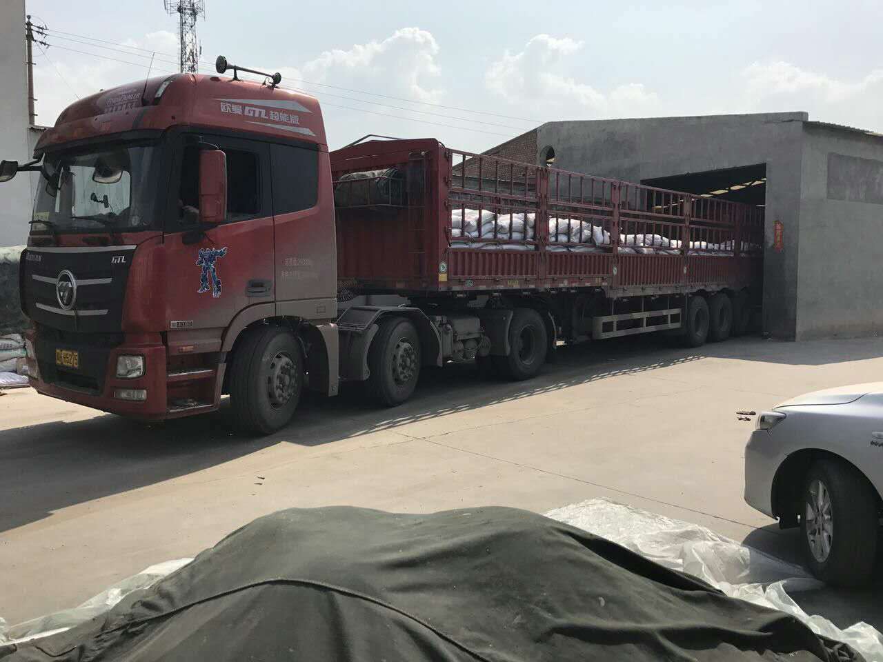 還原鐵粉發(fā)貨倉(cāng)庫(kù)