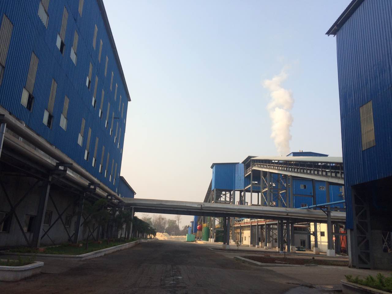 棕剛玉車(chē)間一角